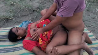 Indian Desi Village Couple Deep Fucked Wet Pussy In Outdoor Video