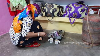 Katrina sex चुदासी कॉलेज गर्ल की चिकनी चूत चुदाई Video